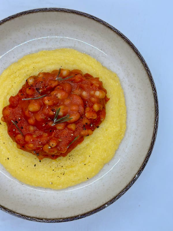 Polenta con Sugo di Fagioli