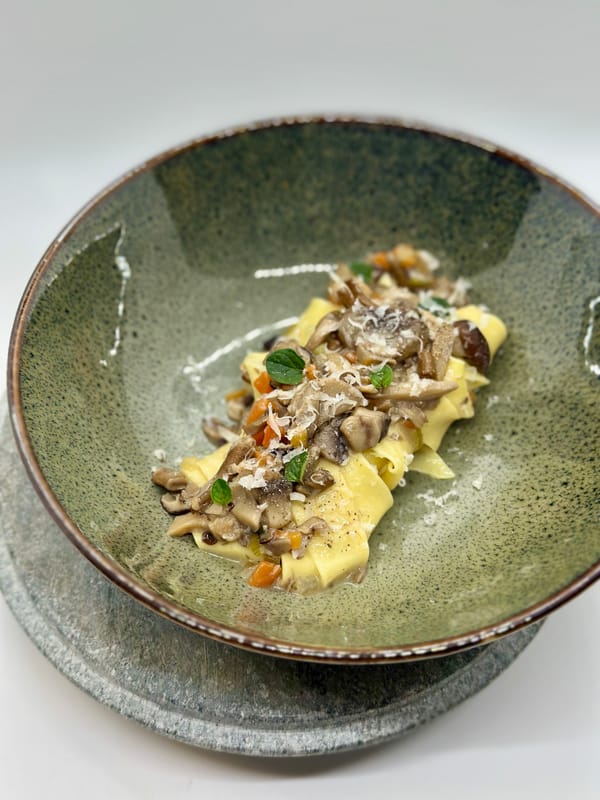 Tagliatelle al Ragù bianco di Funghi